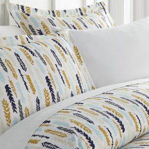 Ienjoy Home Navy Leaves Full/Queen Duvet Set